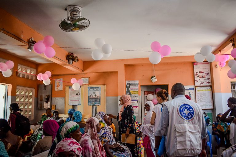 Senegal 2024 visita a los puestos de salud de la comuna de Pikine para apoyar en el diagnóstico de cáncer de cuello de útero en la campaña sanitaria de Octobre Rose. Blanca Orduna