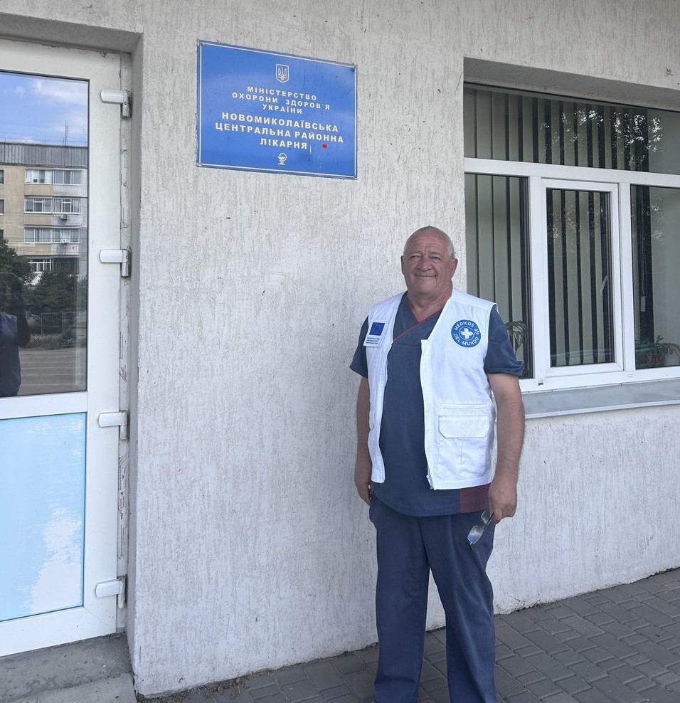 El doctor Volodymyr en el ambulatorio de Ternuvate.