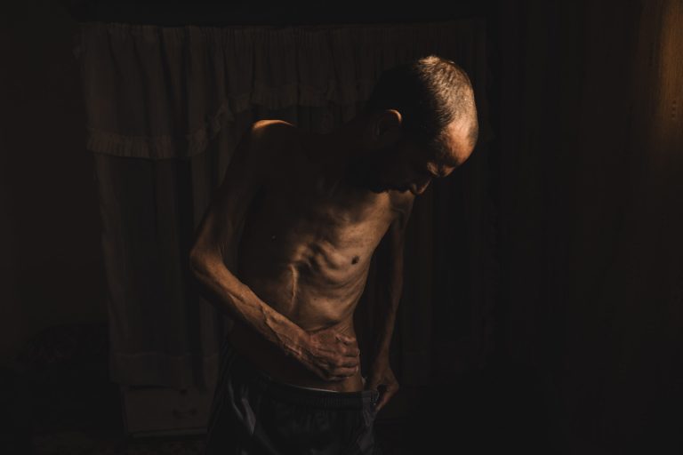 Foto de un preso sirio recluido en la sección de palestinos del proyecto ganador del premio Luis Valtueña 2025.