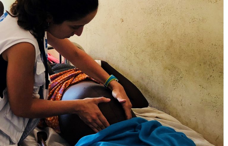 La violencia obstétrica es el tipo de violencia que se ejerce por parte de los profesionales de la salud hacia las mujeres durante el embarazo, parto y posparto