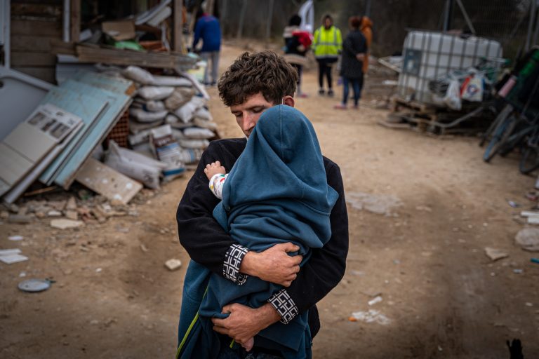 valoramos positivamente la regularización administrativa extraordinaria y temporal para personas migrantes en situación irregular en España