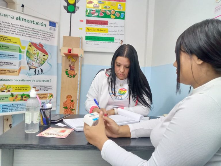 Irene es una médica venezolana que eligió quedarse para luchar contra la malaria
