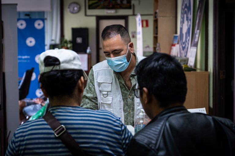 La aceptabilidad del sistema nacional de salud va más alla de tener acceso a la tarjeta sanitaria, debe estar libre de prejuicios y discriminación.