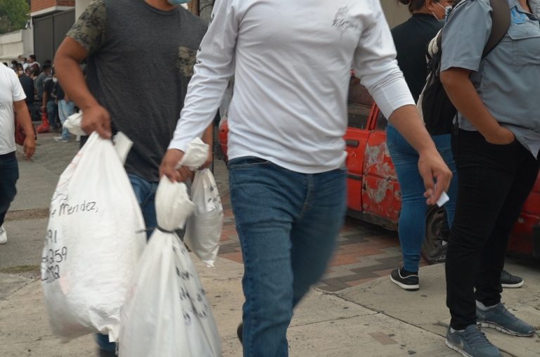 qué es la regularización extraordinaria en España, a quién afecta, cómo iniciar el proceso y por qué es importante para garantizar derechos, incluyendo el derecho a la salud