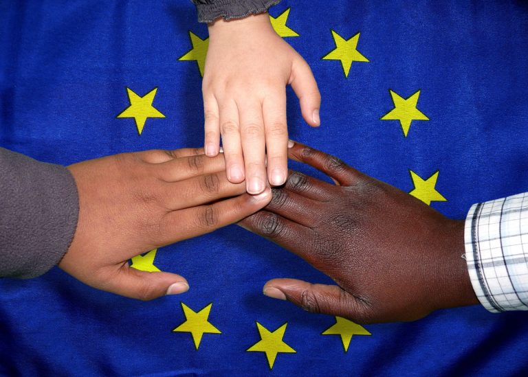 La política migratoria europea debe desarrollarse desde un enfoque basado en los derechos humanos, la protección de las personas en situación de vulnerabilidad y el respeto a las obligaciones internacionales