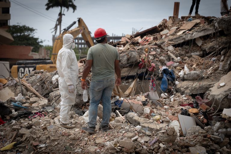 crece el riesgo de infección en Venezuela tras el terremoto