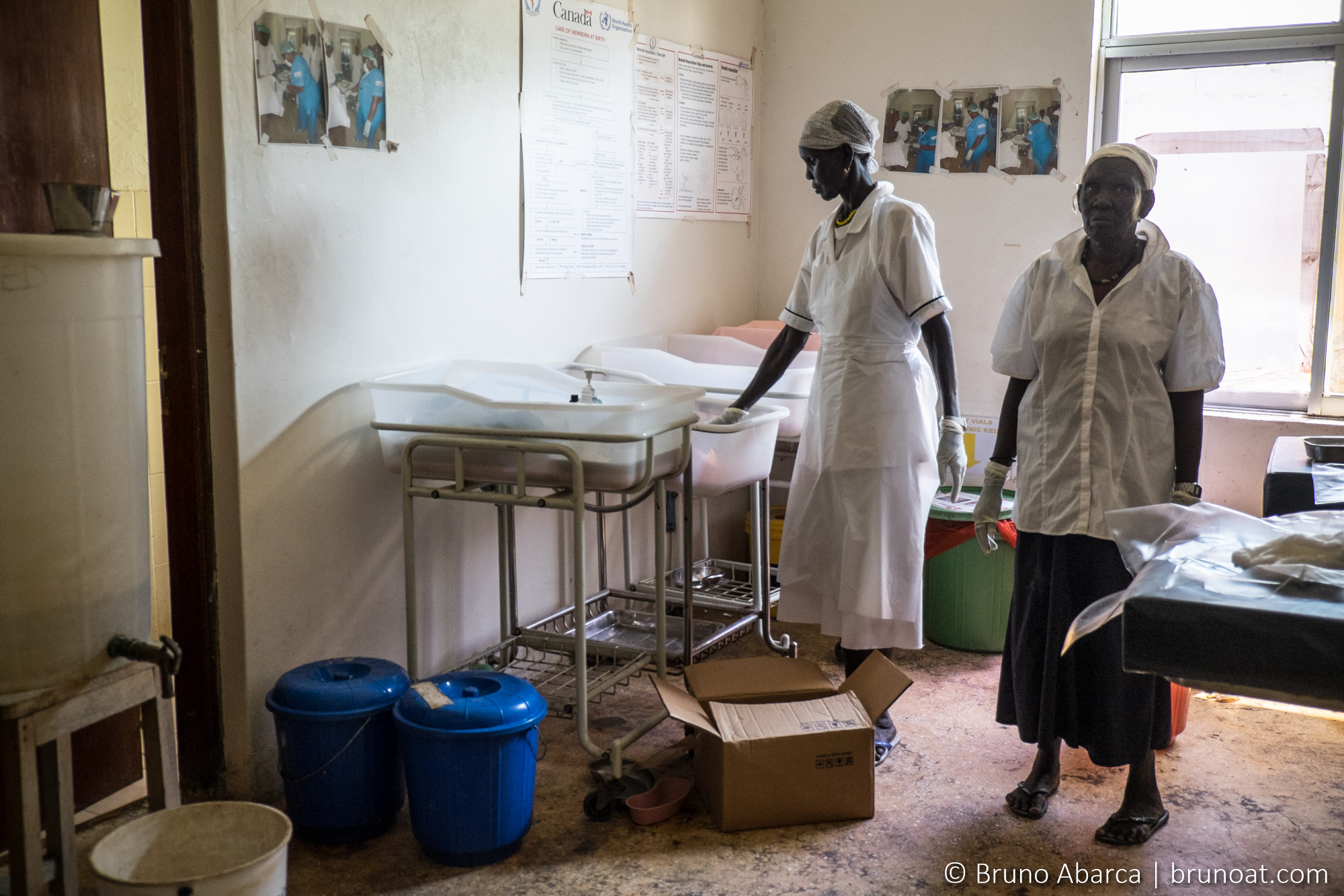Personal del hospital de Bor en Sudán del Sur. Fotografía de Bruno Abarca