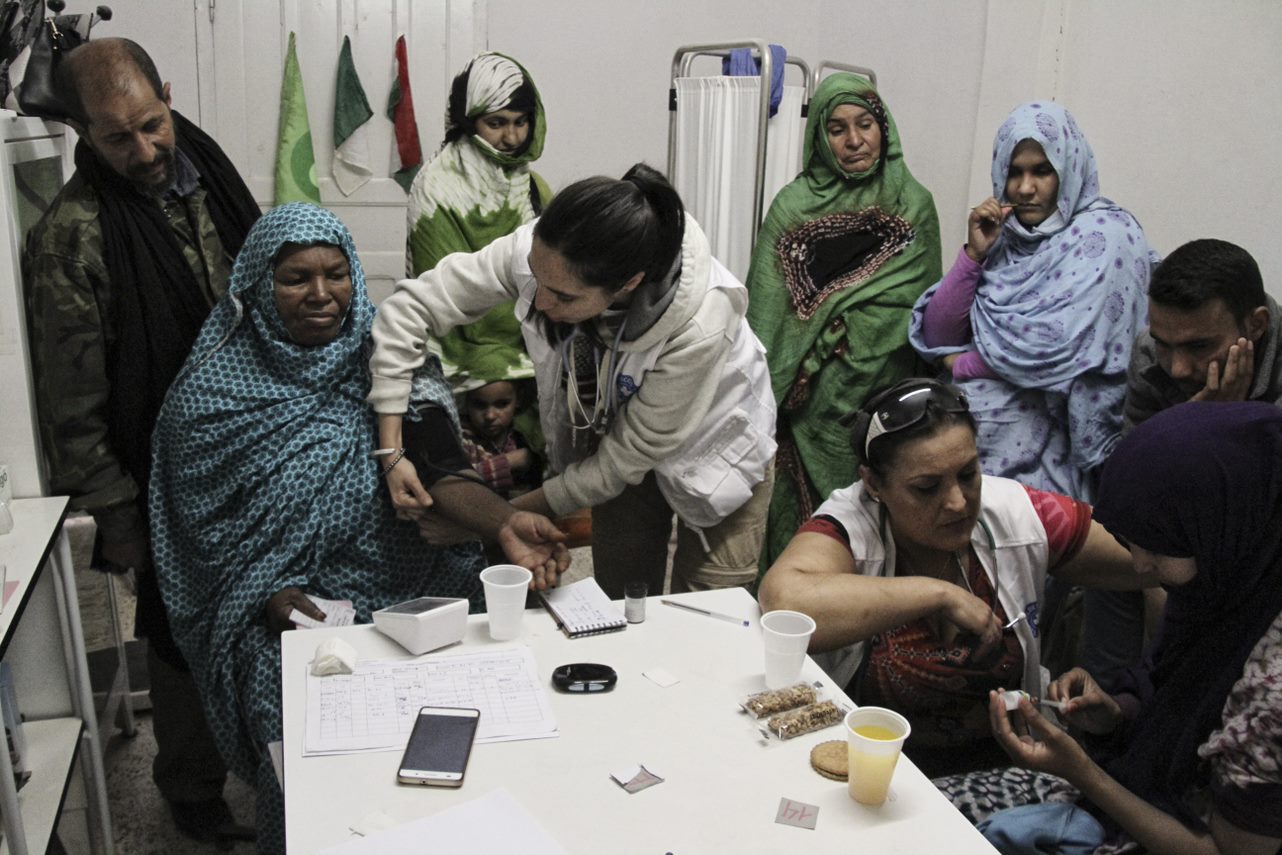 Consulta en Auserd, región de Dajla-Río de Oro, al sur del Sahara Occidental. © Carlos Tofiño