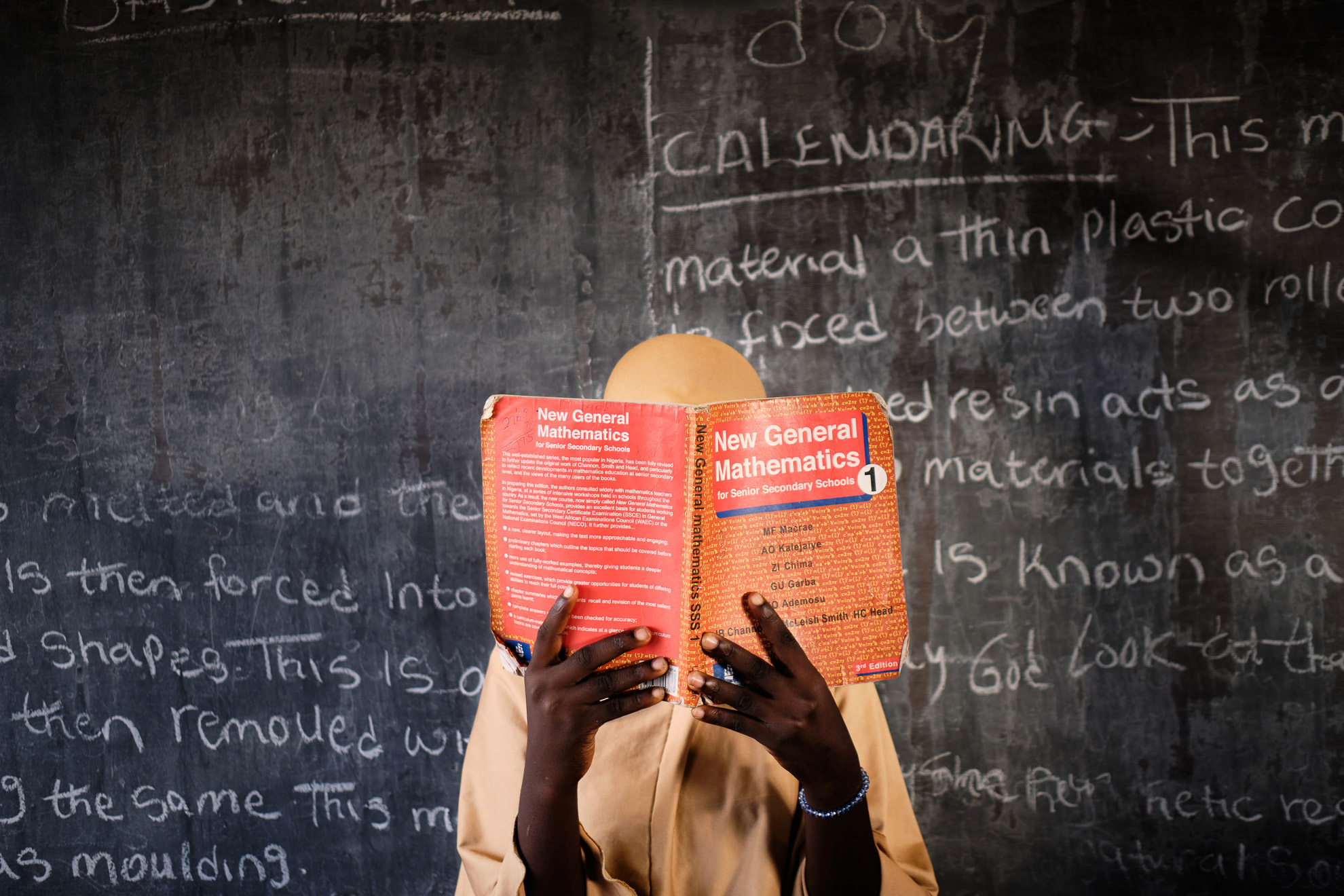 “Heroinas” retrata la formación de un grupo de niñas supervivientes del secuestro de Boko Haram. Ebeke Obanor “Heroinas” © Emeke Obanor