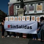 Acción de protesta #SinSalidas en la plaza de Ópera de Madrid.
