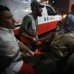 Evacuación de gazetíes heridos tras el bombardeo israelí de Gaza 
